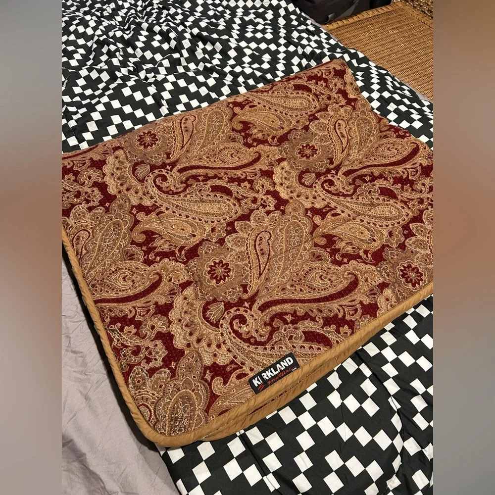 🐶Kirkland Paisley pet bed / crate mat or floor cushion Blanket